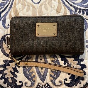 Michael Kors wallet Wristlet